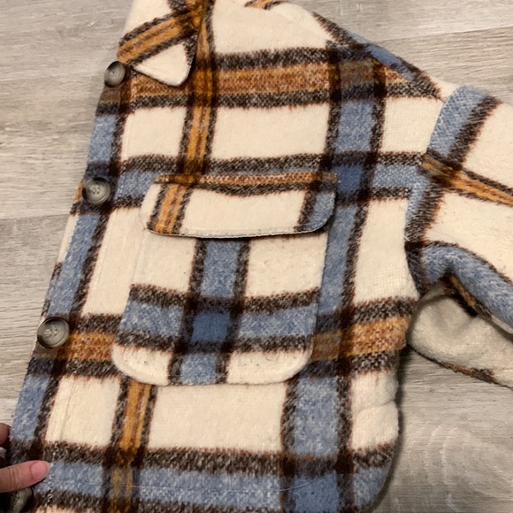 Cropped Plaid Shacket/Jacket - Picture 11 of 12